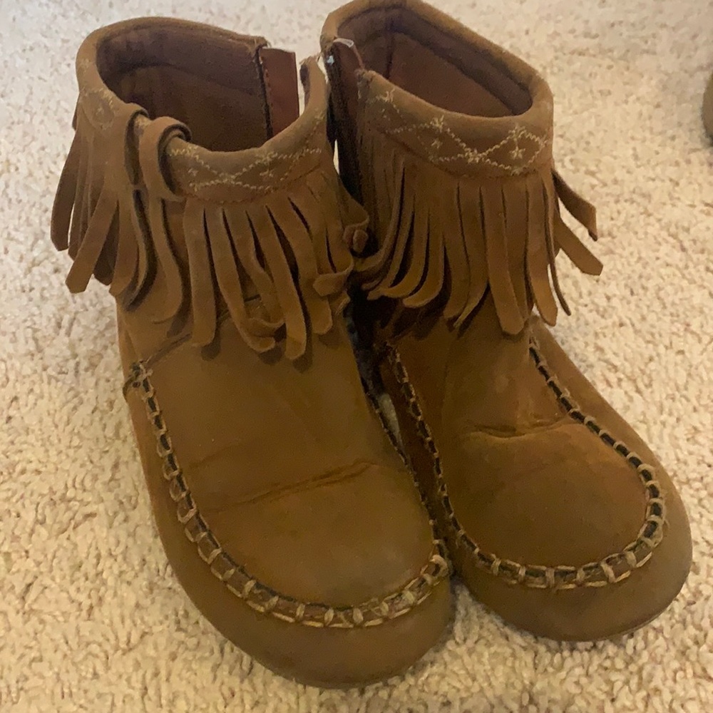 Betani Kids booties with fringe